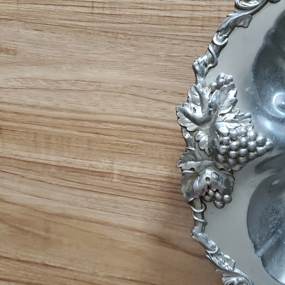 Queen Victoria Silverplate Clam Shell Dish Serving Platter Tray Grapes - Picture 3 of 8